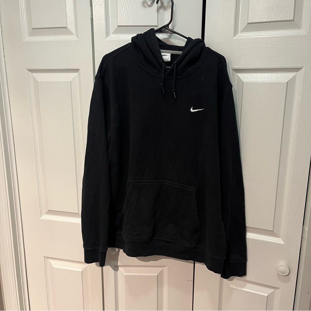 #Nike Men's Black Pullover Sweater